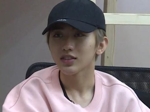 《偶像练习生》蔡徐坤的粉丝应援礼物超搞笑,