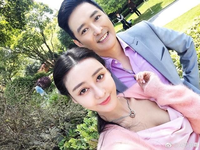 随着何承熹的名气越来越高,该诊所也逐渐成为名人们进行医美疗程的