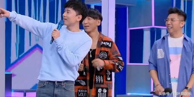 《快本》谢娜张杰甜蜜互怼,有谁注意到一脸醋