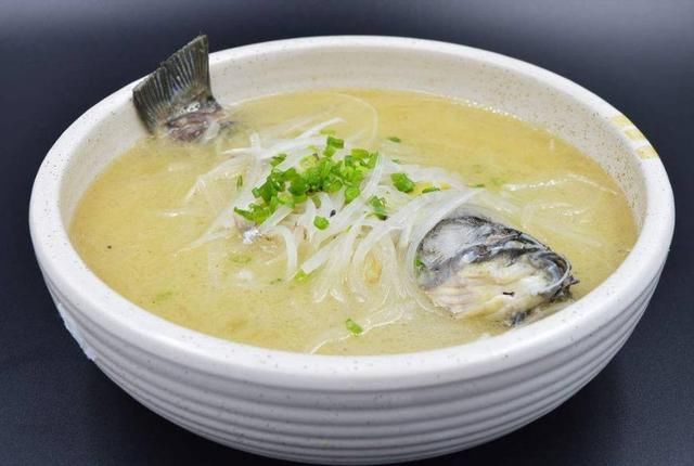 白萝卜是老百姓餐桌勺最常见