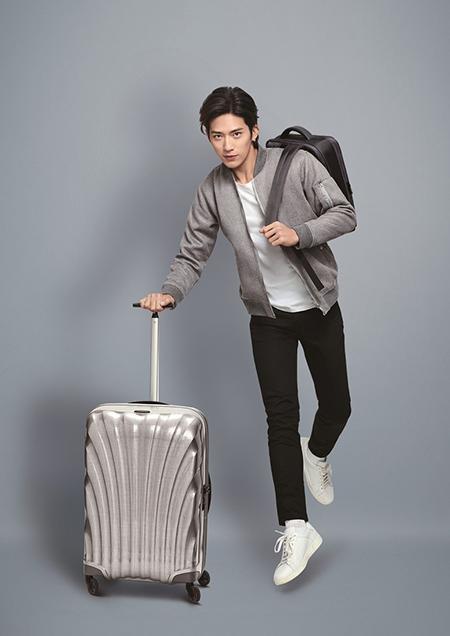 井柏然与周冬雨成为新秀丽全系列品牌代言人 井柏然与周冬雨成为新秀丽全系列品牌代言人