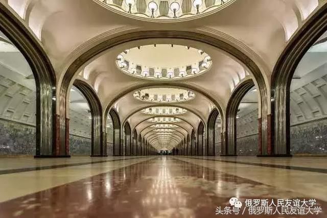 厉害了.中国游客在俄罗斯旅游就医两不误!