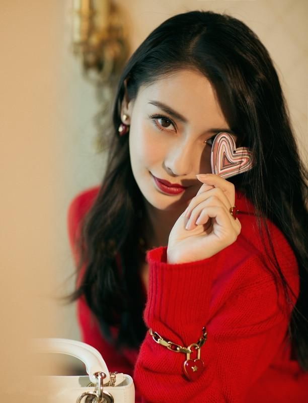 杨颖不过换个唇膏色号,就白到像涂了石灰粉,黄