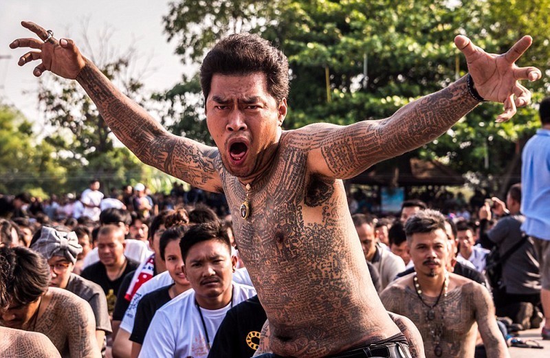 泰国佛教徒纹身求福 盼驱走噩运