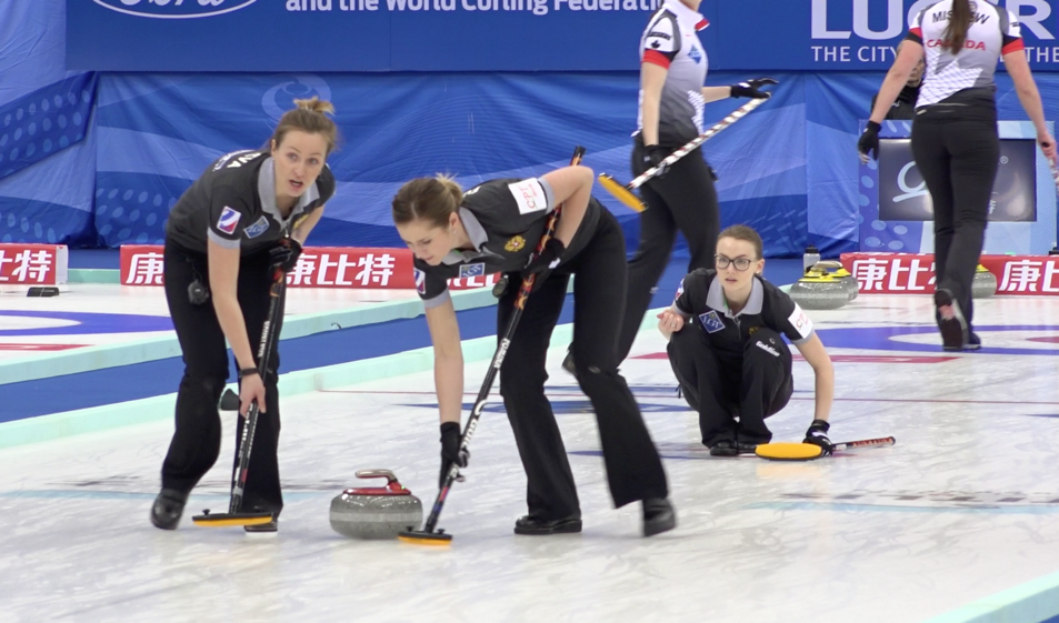 加拿大以全胜战绩夺得女子冰壶世锦赛冠军