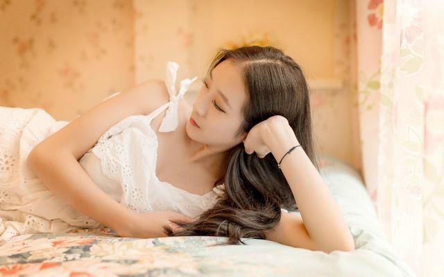 阿姨你别哭了,彩礼不要了婚礼也不办了,这婚我