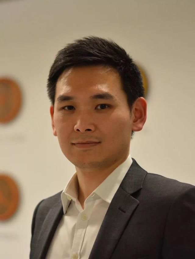 帅气小哥哥勇闯欧洲 一年为中国人省下几个亿