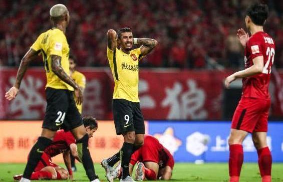 恒大落后上港4分夺冠艰难,主帅卡纳瓦罗霸气侧