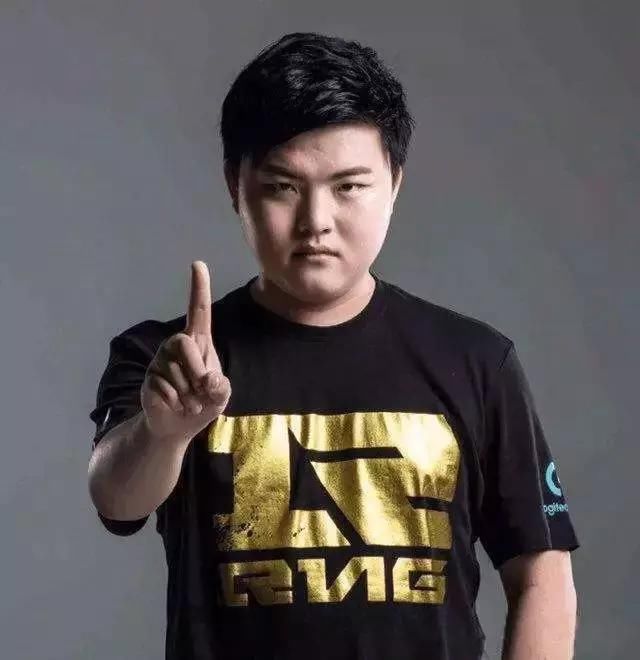 Uzi和蔡徐坤一起上天天向上,凭什么?