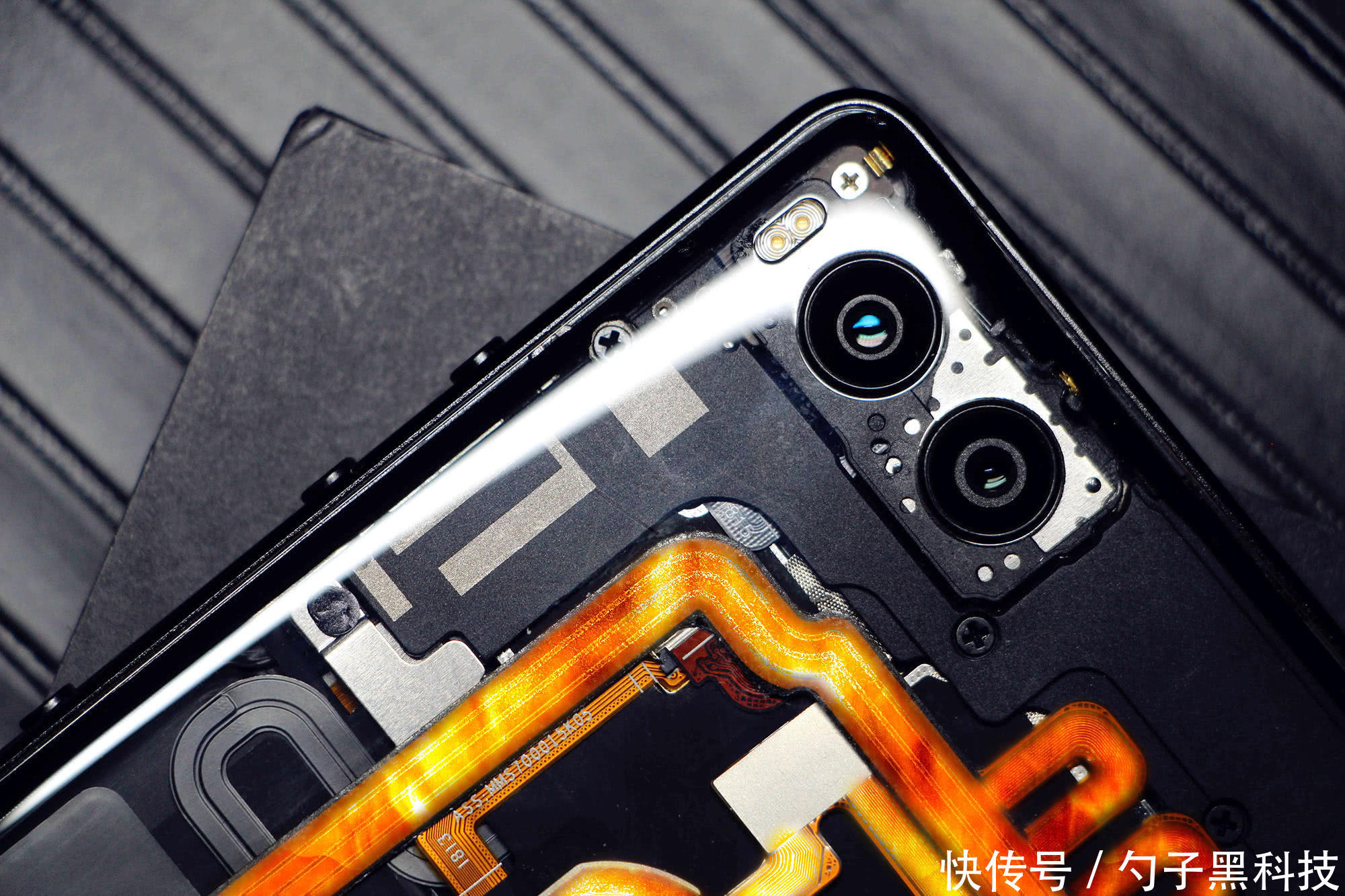 还在等小米8探索版!一不小心自己造了一台!