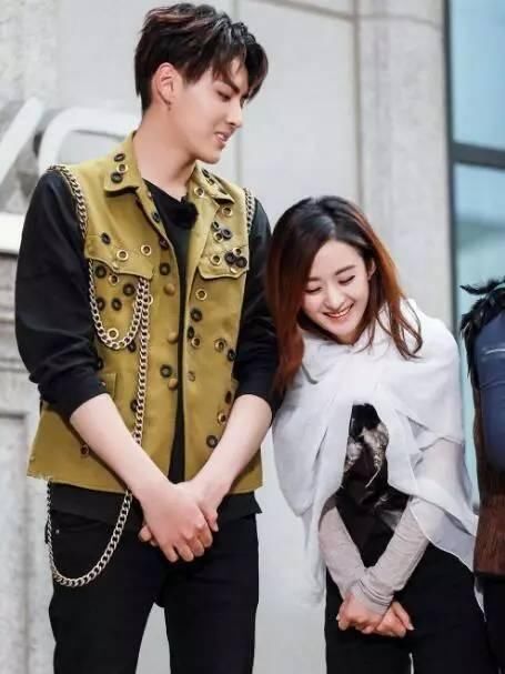 吴亦凡和赵丽颖只是合作了一首歌而已,有些粉