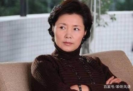 男友家哭穷,我妈不要彩礼,婚前姑姐说漏一句,我