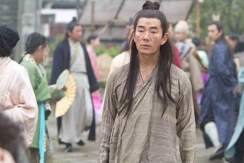 穷小子宁愿没钱娶媳妇也不卖牛 全村骂他傻子,岂料老牛报恩让他一夜