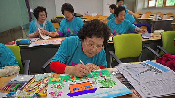 韩国计划推行65岁退休 未来十年劳动力每年锐减33万