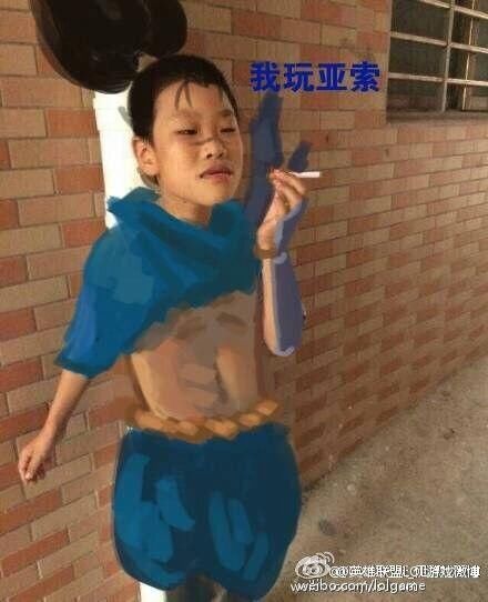 网络小孩吸烟被打图,大神P图搞笑集锦!