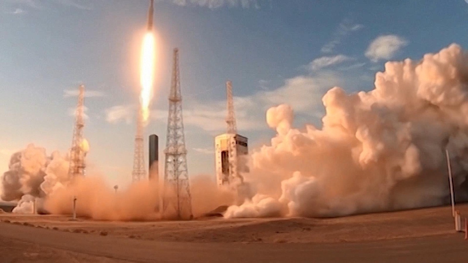 伊朗国防部宣布发射运载火箭 伊朗国防部宣布发射运载火箭