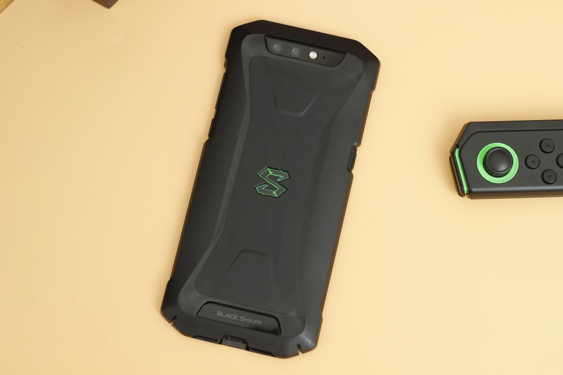 ROGPhone国行版发布,价格延续败家,华硕没卖