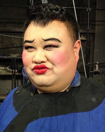 岳云鹏微博晒照自称"忧郁小王子"结果被网友黑惨了