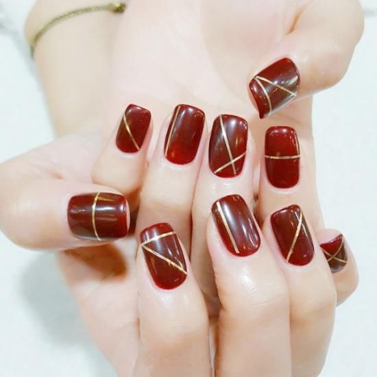 2018年新年美甲流行什么款式 过年在家指甲也