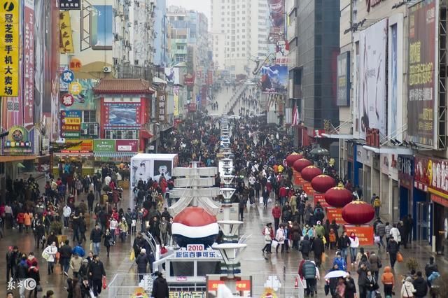 在北上广深月薪过万的人多吗?