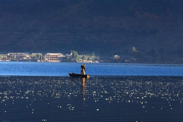 水性杨花已开,川滇交界的绝美泸沽湖又要火了