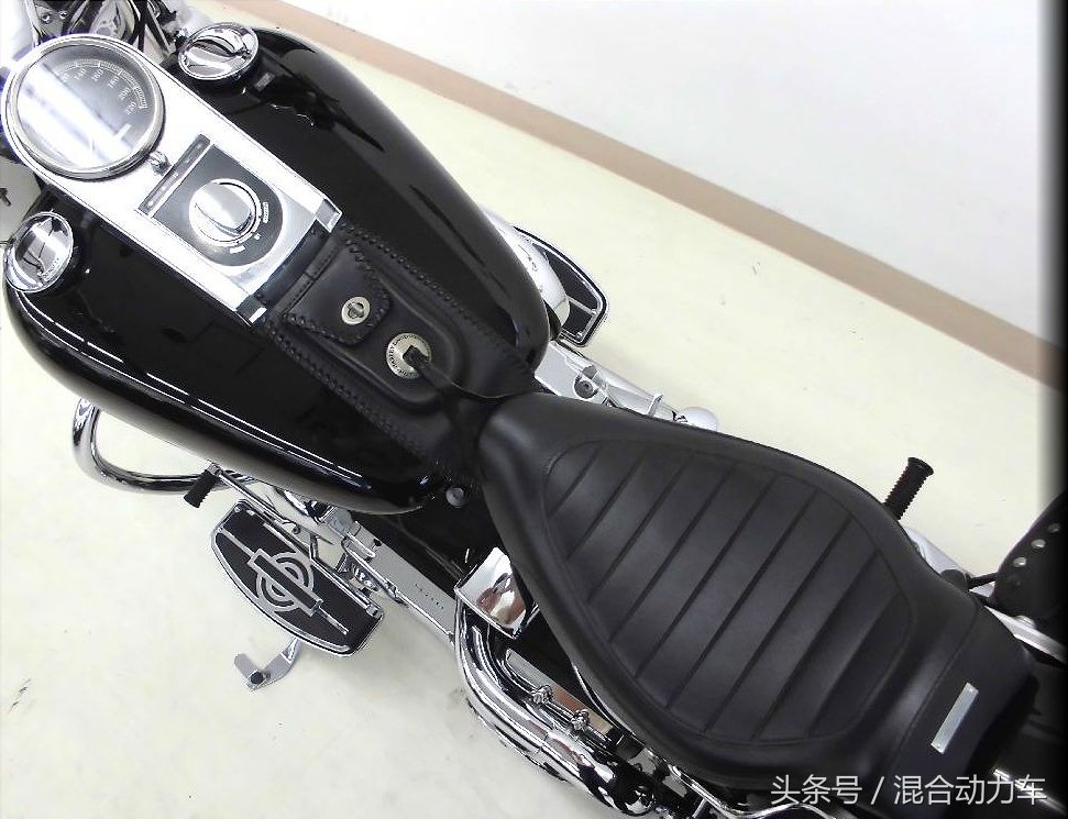 排量1450cc的哈雷摩托车FLSTC可不可以上高