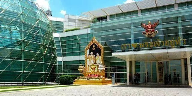 为什么中国游客都青睐泰国王权免税店?有哪些