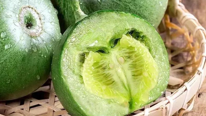 绿宝石甜瓜,肉质绵密、脆嫩清甜、蜜汁浓稠 绿宝石甜瓜,肉质绵密、脆嫩清甜、蜜汁浓稠