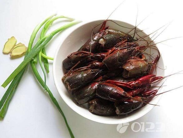 小龙虾的头到底能不能吃? 孕妇可以吃小龙虾吗