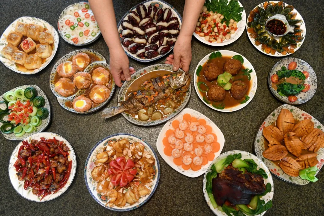 “就地过年”催热预制菜行业，餐饮企业拉开“万亿市场争夺战”
