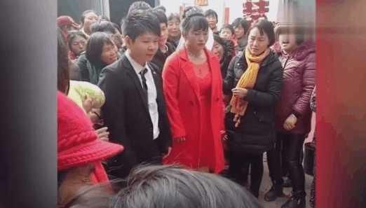 浙江男方家里彩礼钱砍价, 新娘婚礼全程黑脸