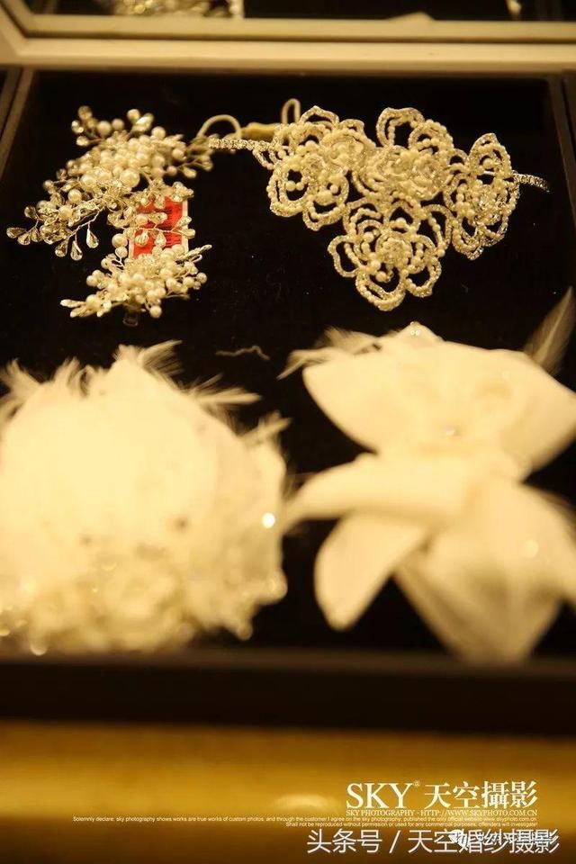新娘拍婚纱照搭配什么首饰好看?结婚当天新娘