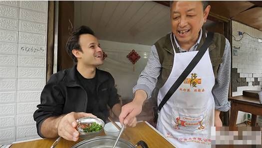口水值爆表慎入:加拿大白人小伙儿在四川吃遍