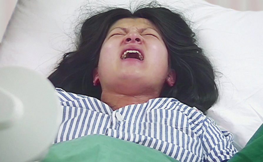 深圳卫视节目直击孕妇生产全过程 再引热议!