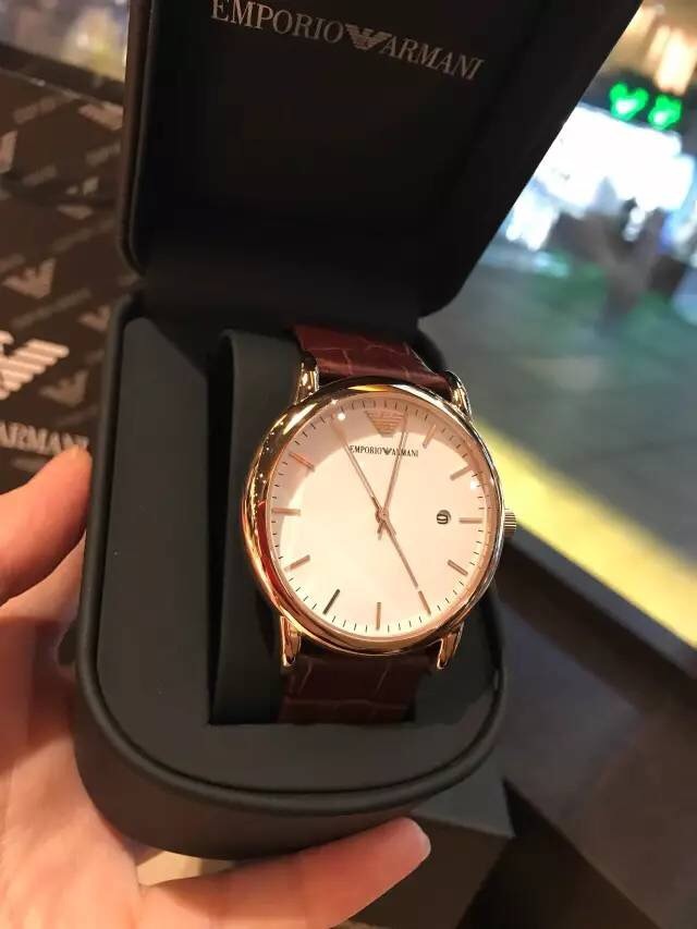 ARMANI阿玛尼手表属于什么档次?如何辨别手