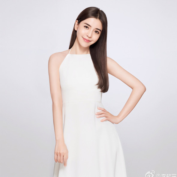 李毓芬柯震东首次公开同框 画面颇有"全家福"感