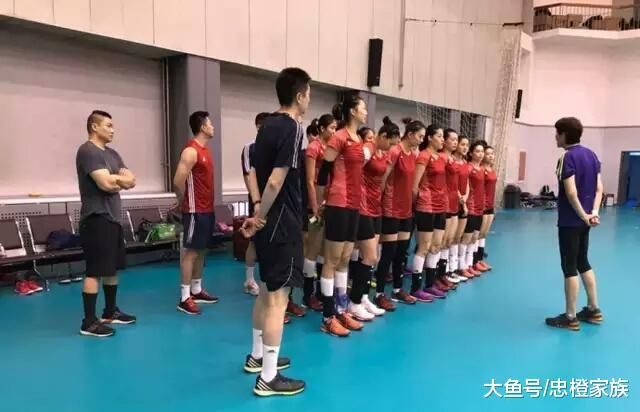 曾春蕾回归身份有变! 郎平赋予新任务, 以老带