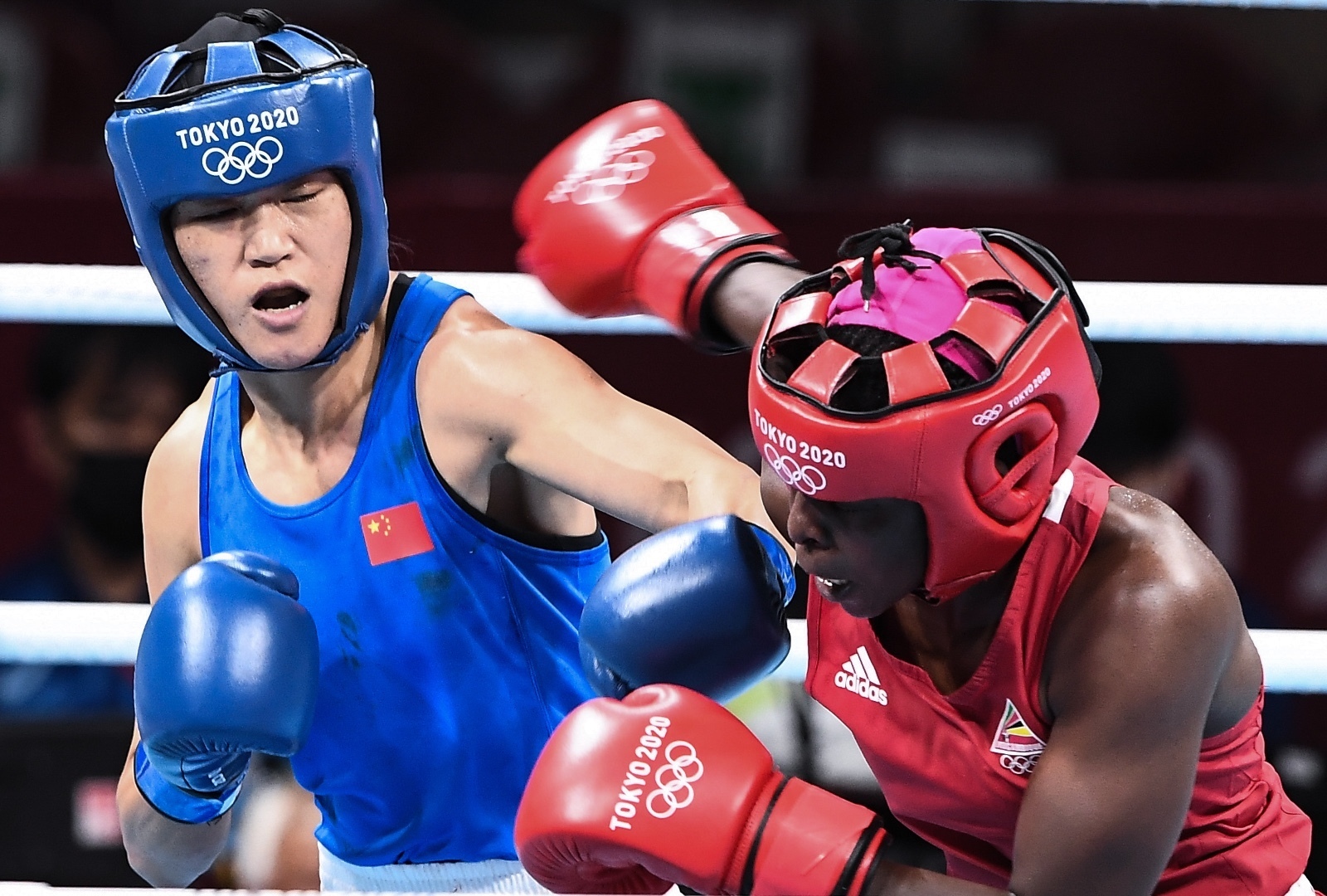 这也是中国女子拳击队拿到的第一枚69公斤级奥运银牌!祝贺她!