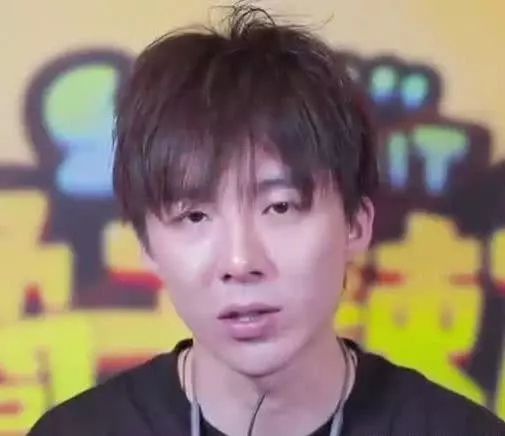 路人镜头里的抖音红人,宁哥无美颜滤镜差别好