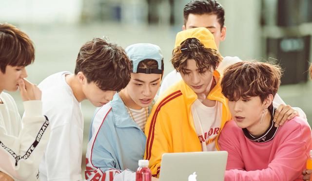 nine percent新照,蔡徐坤成小黄人,陈立农justin穿同一套衣服?