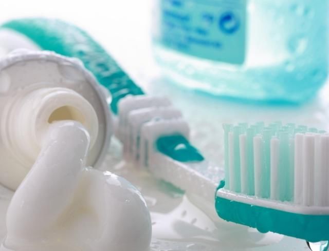 2岁老奶奶说道,牙膏加一宝,祛斑效果肌肤如玉