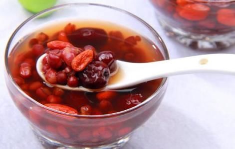 红枣枸杞泡水喝好处多,但这4个禁忌你必须知道