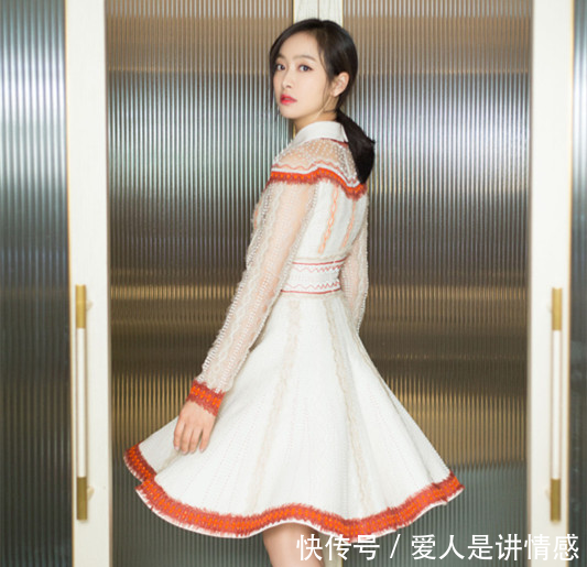 本以为林允儿穿黑色高跟很美了,直到看见宋茜