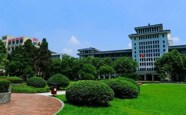 譬如浙江大学,分出去的师范学院(杭州大学),农学院(浙江农业大学)