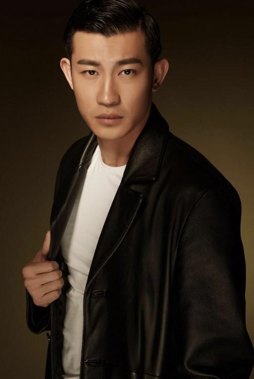 《谍海追踪》杀青 赵磊全力出击引爆谍战风云(图1) 《谍海追踪》杀青 赵磊全力出击引爆谍战风云(图1)