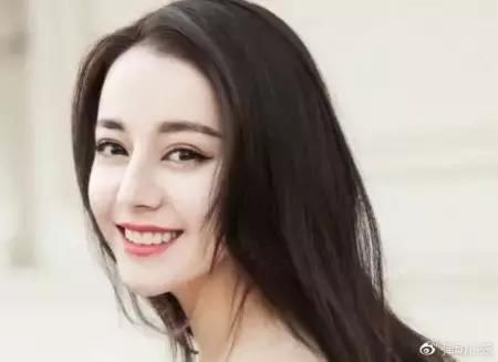 跑男团郑恺baby迪丽热巴学历曝光,撕名牌差距