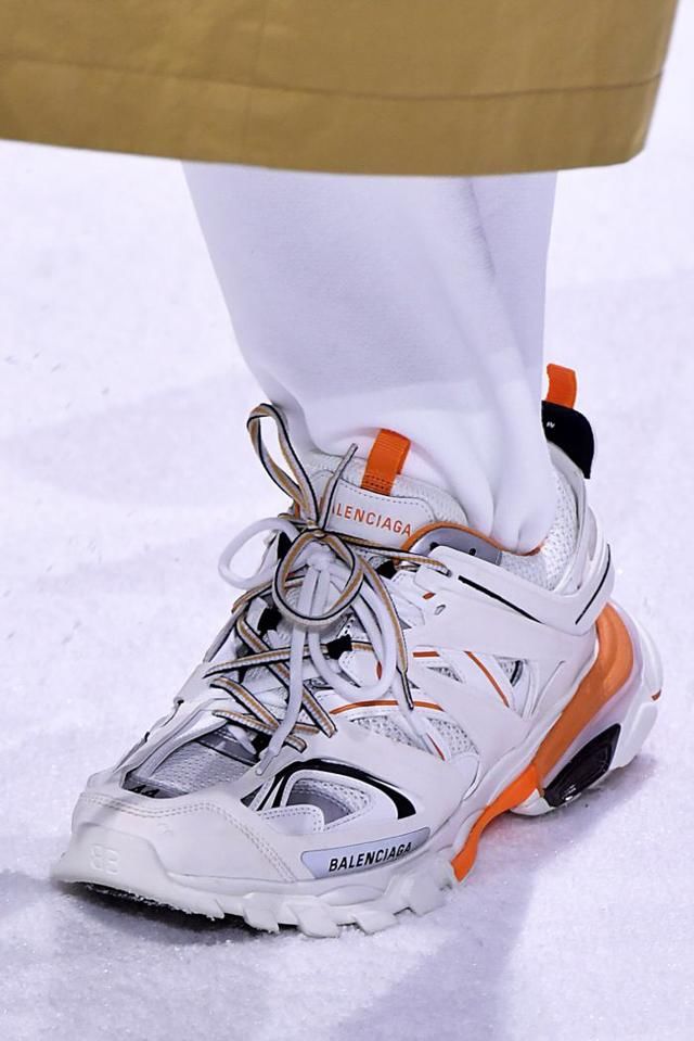 你以为拥有一双巴黎世家的老爹鞋就可以潮爆2