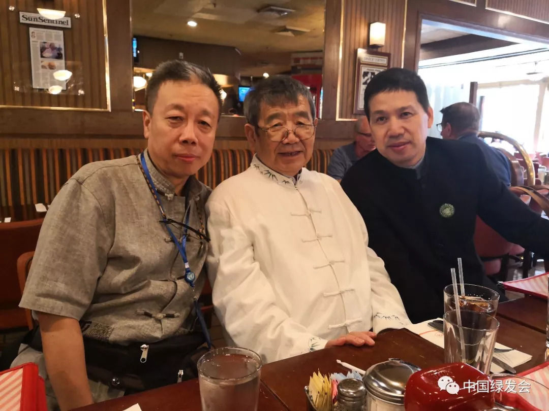 周晋峰在纽约长岛大学发表精彩演讲 | 吁全球关