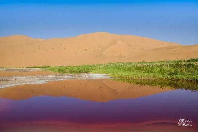 巴丹吉林沙漠里竟然有这么多色彩斑斓的海子