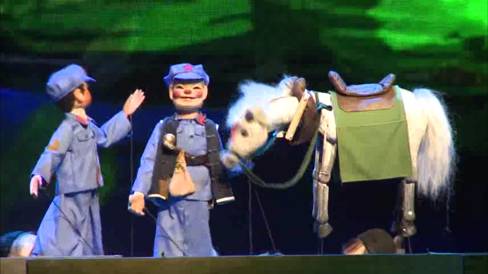 《红军的战马》用木偶向孩子们讲述先烈的故事 《红军的战马》用木偶向孩子们讲述先烈的故事